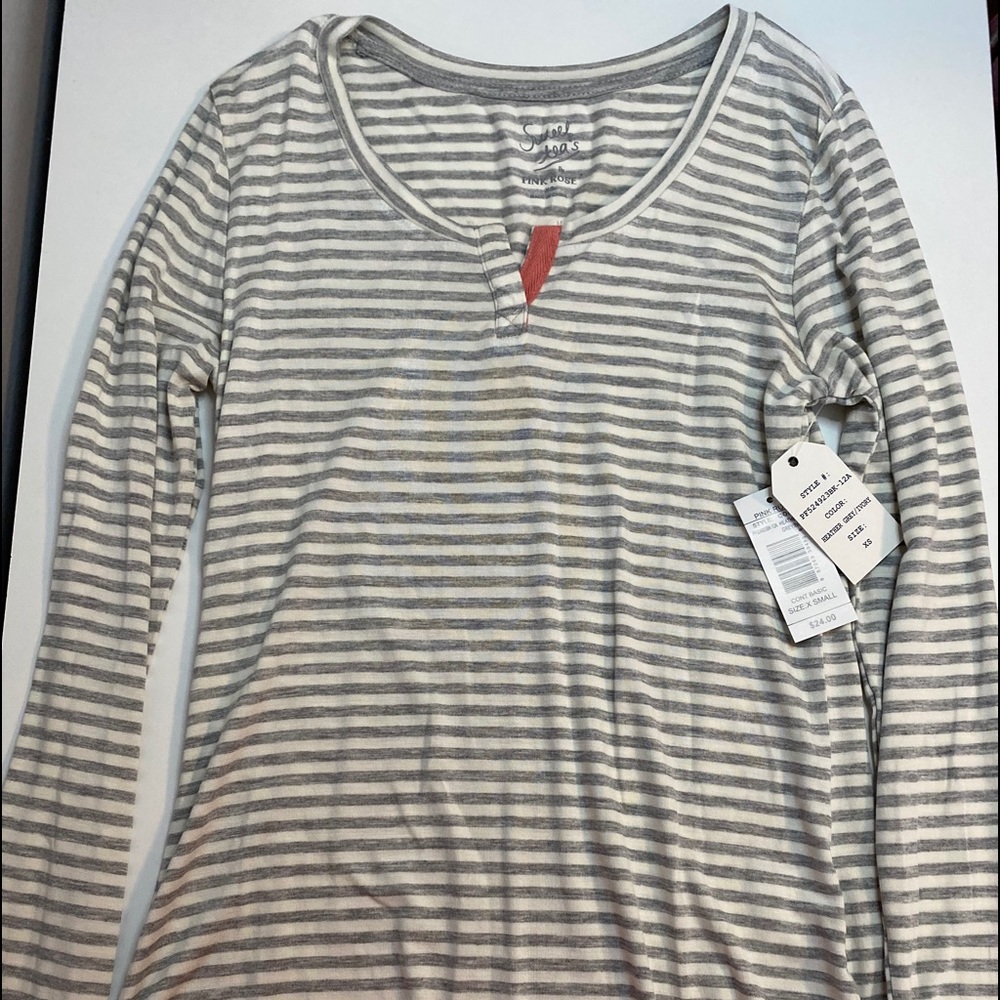 women’s sweet tea’s by pink rose shirt with tags!